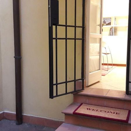 Mini Chic Downtown Apartment Bologna Exterior foto